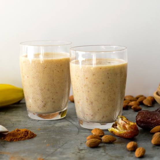 Almond Milk Date Smoothie