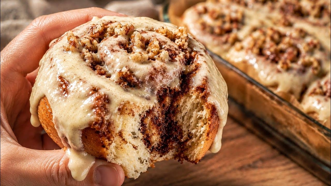 Cinnamon Roll Oatmeal