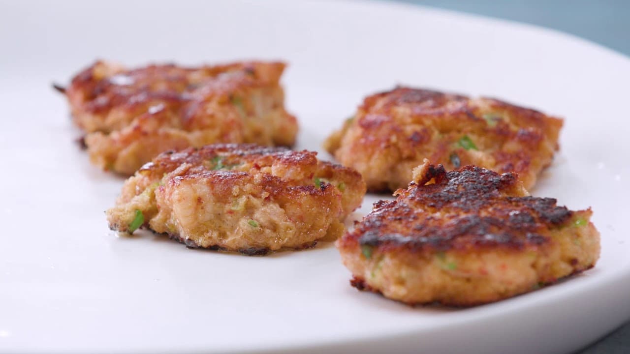 Crawfish Cake Sliders