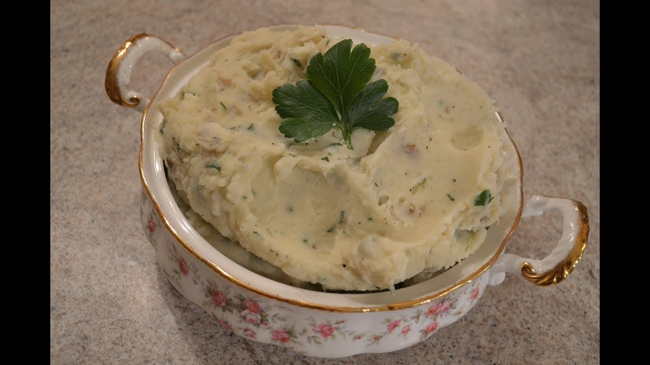 Creamy Mashed Potatoes with Parsley