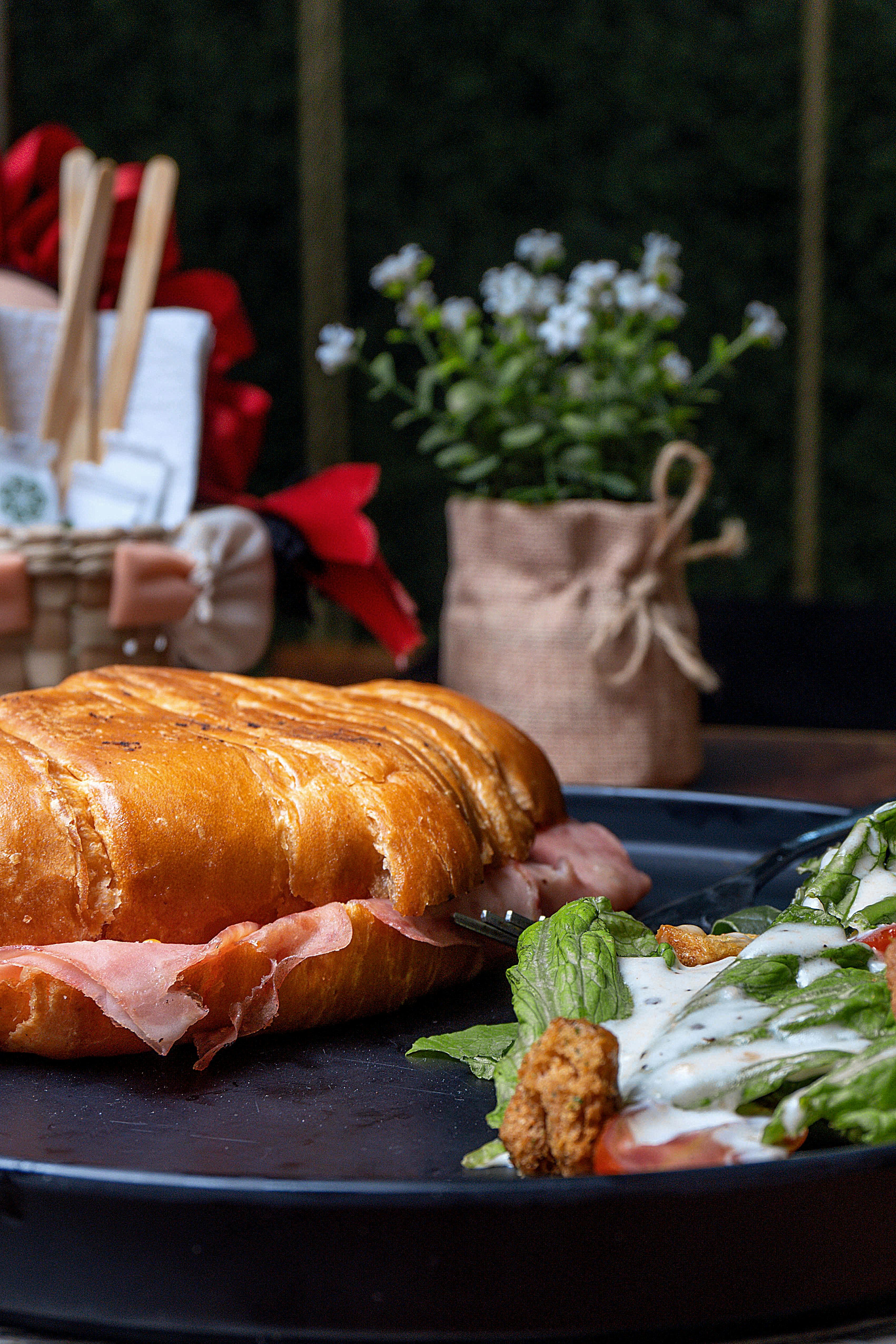Croissant Prosciutto Mozzarella