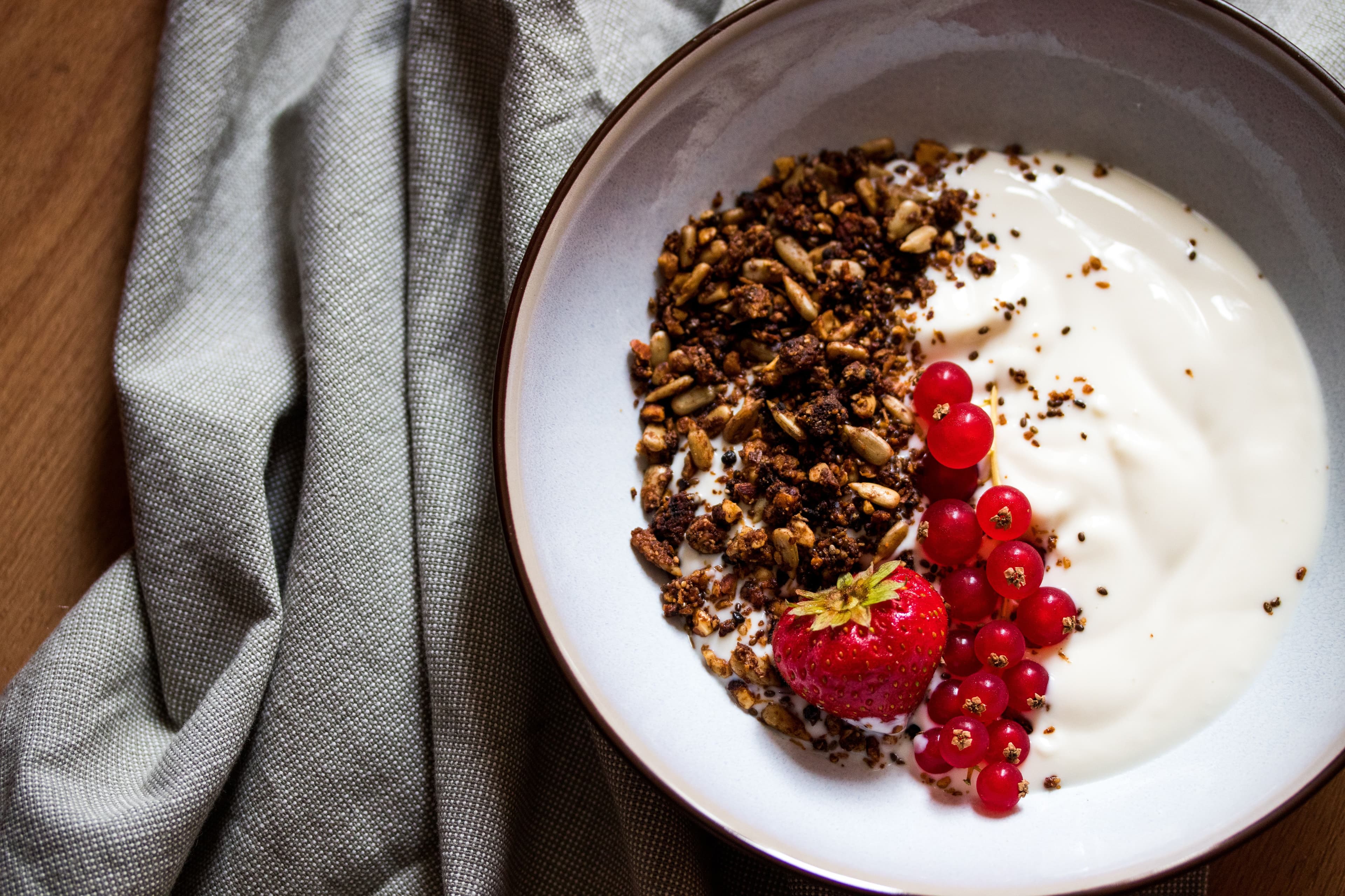 Crunchy Granola Yogurt Bark