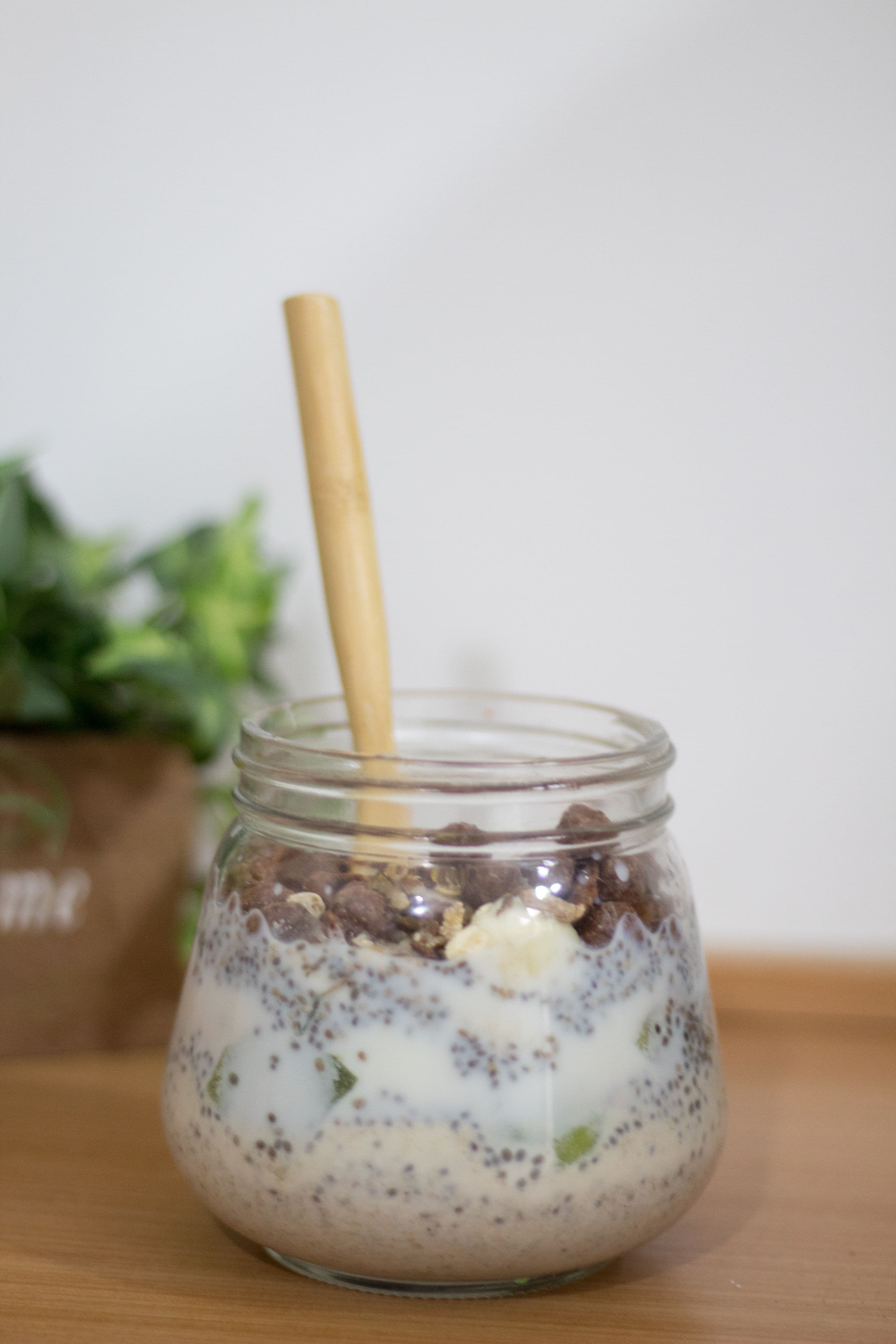 Dubai Pistachio Overnight Oats