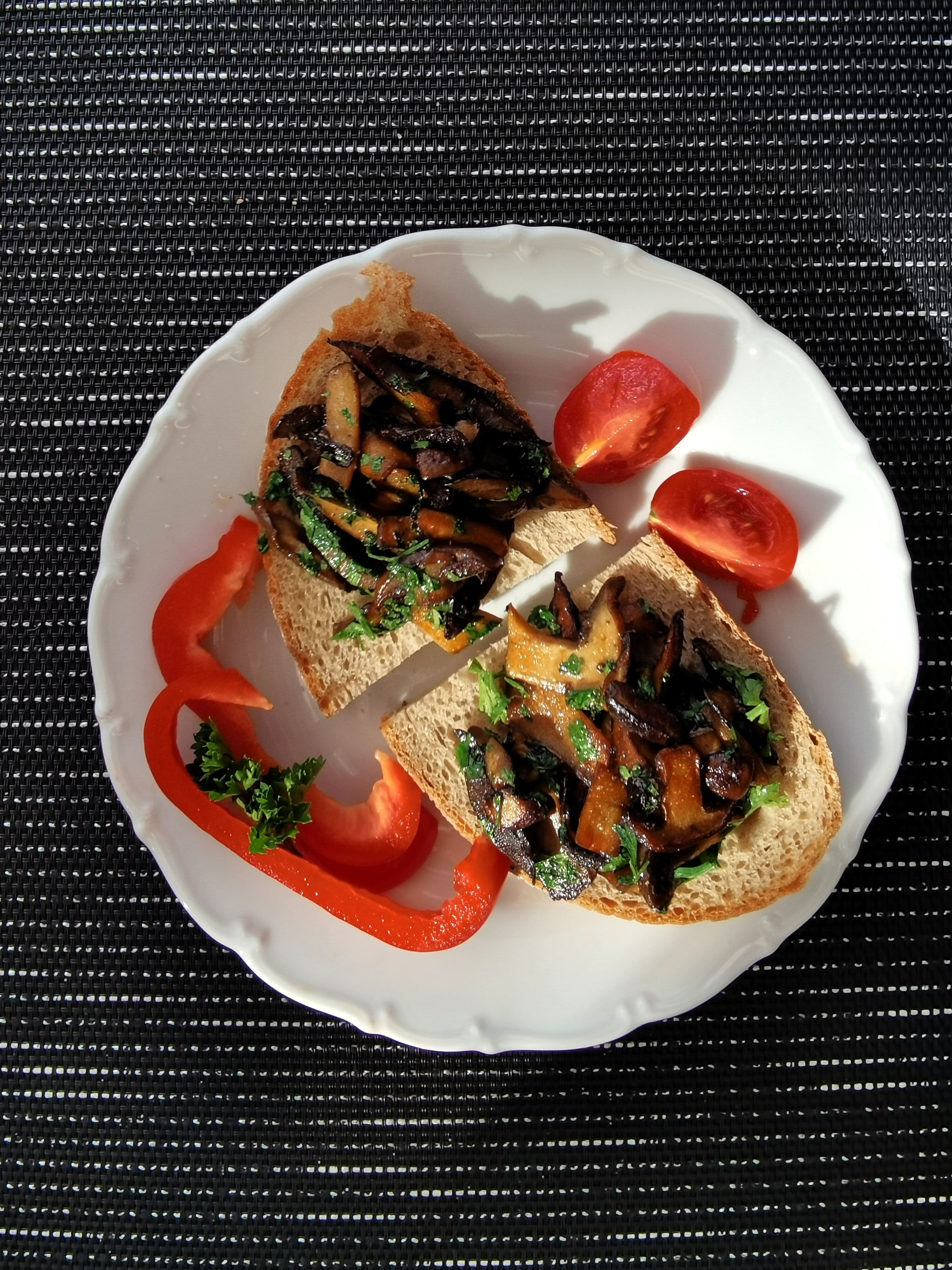 Mushroom Toast with Garlic