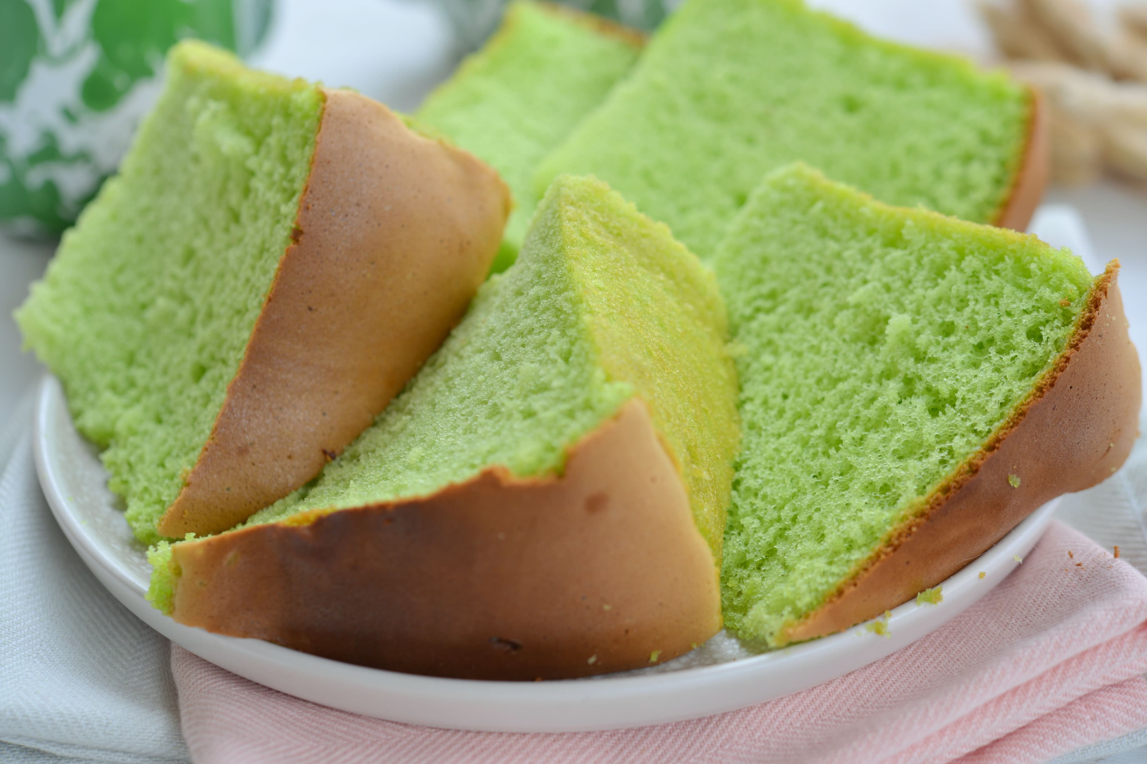 Pandan Chiffon Cake