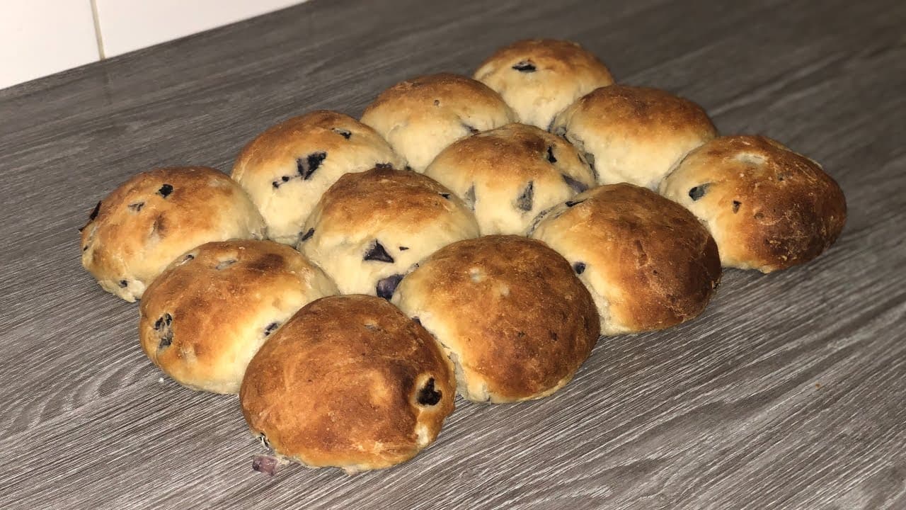Potato and Scallion Bread Rolls