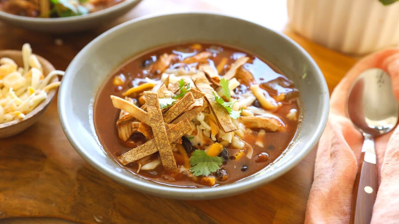 Slow Cooker Chicken Tortilla Soup