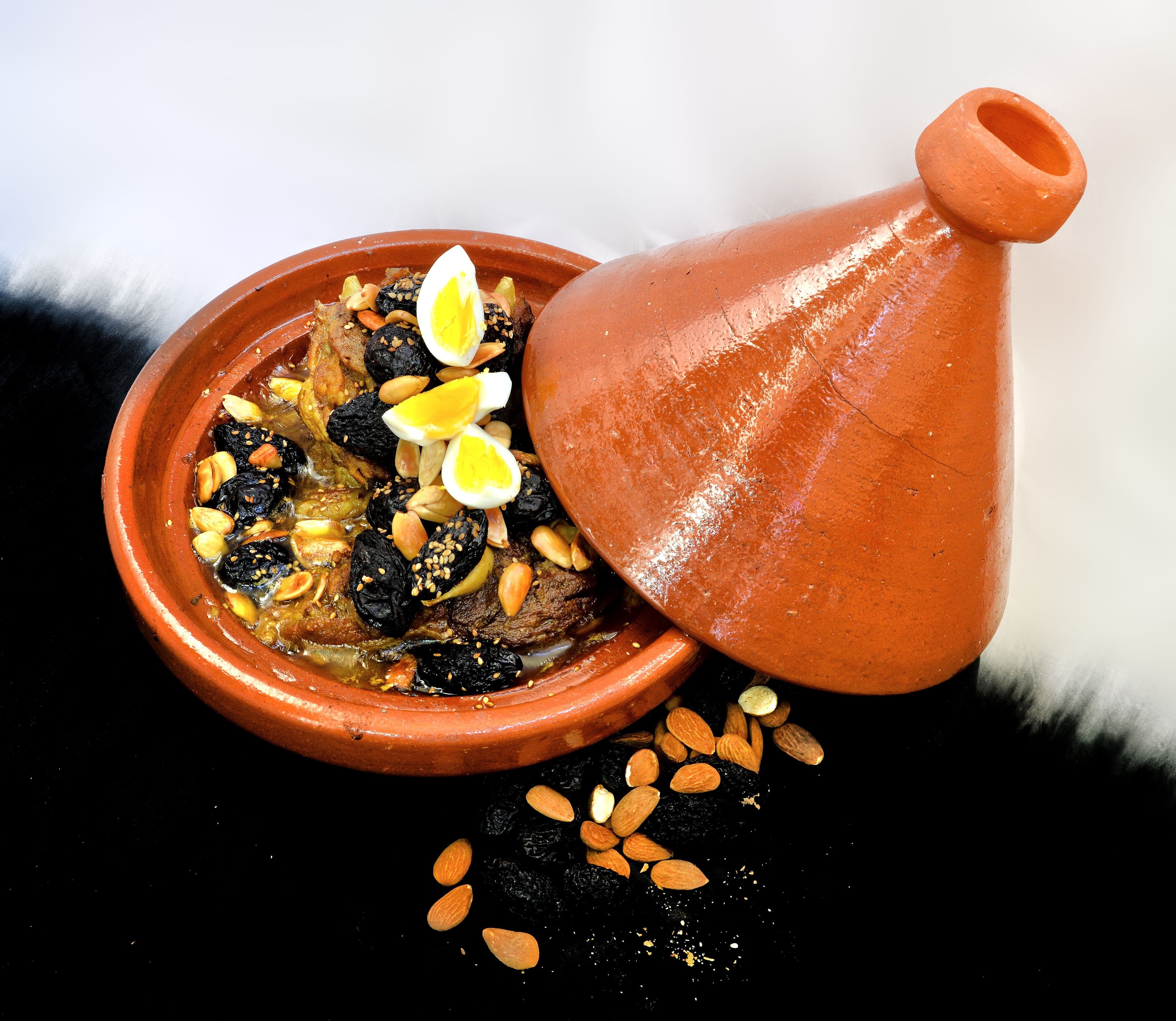 Tagine Agneau aux Pruneaux et Amandes