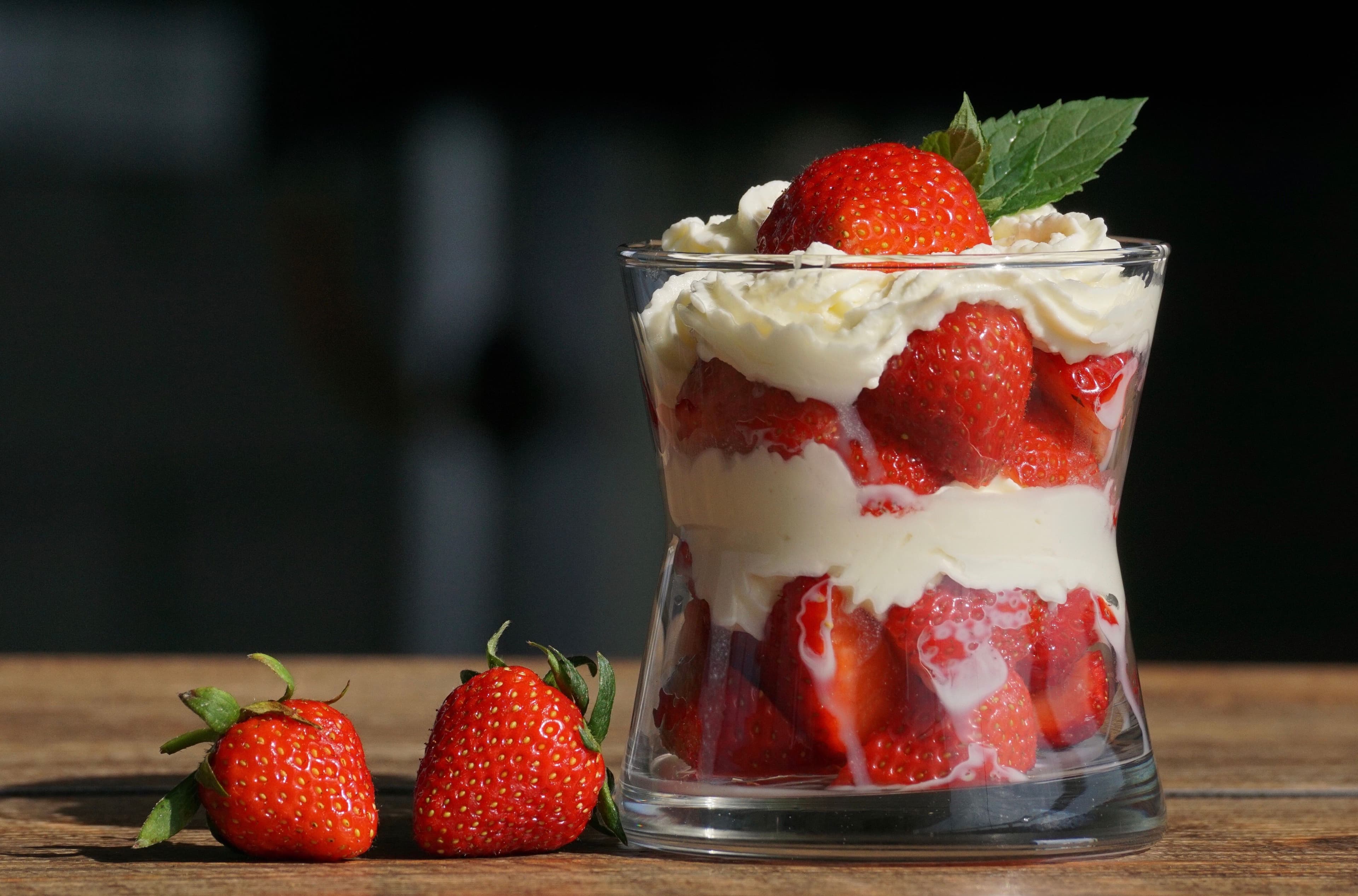 Verrine Fraise et Chantilly