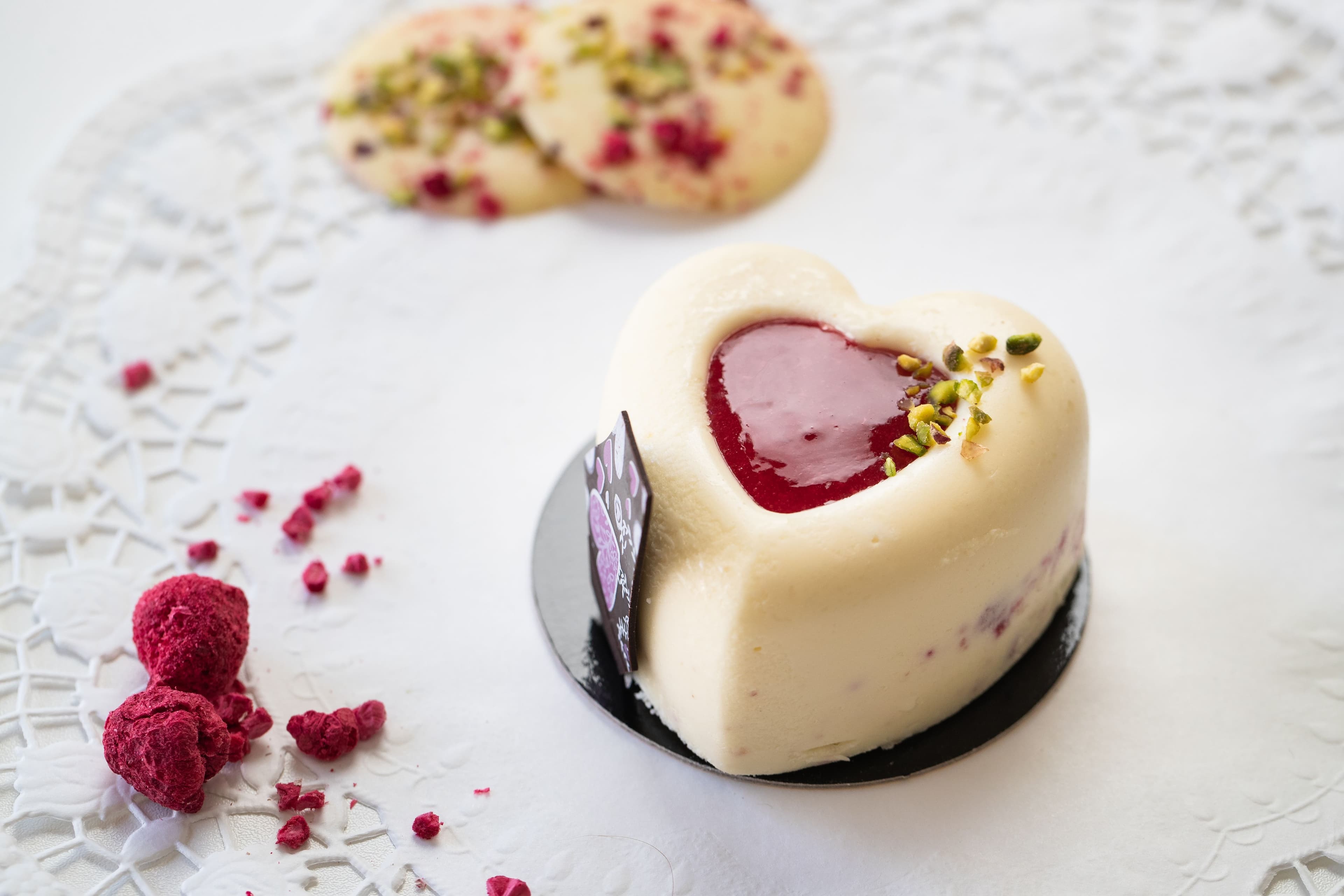 White Chocolate Raspberry Cake